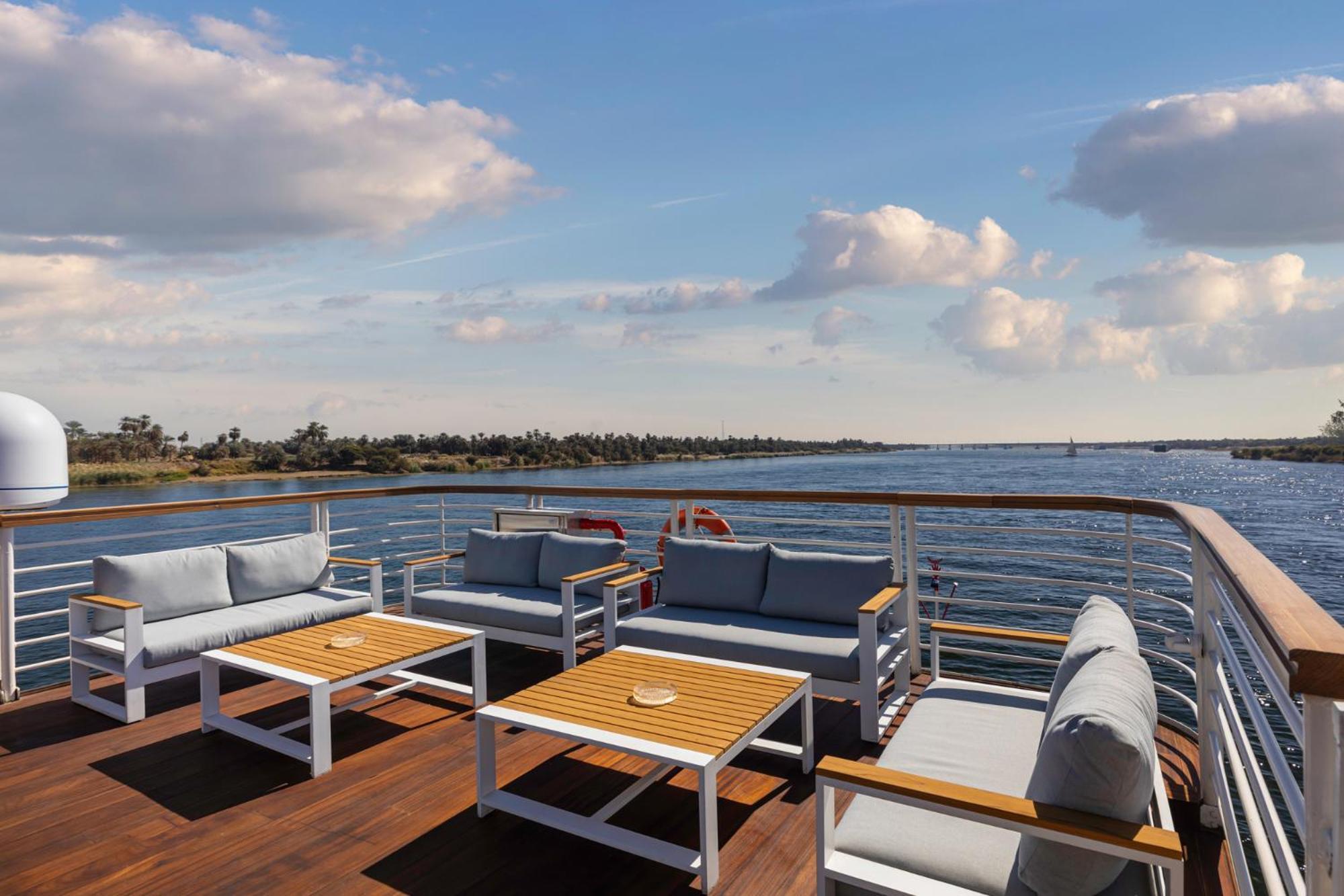 Tia Boutique Nile Cruise - Every Monday From Luxor For 04 & 07 Nights - Every Friday From Aswan For 03 & 07 Nights מראה חיצוני תמונה