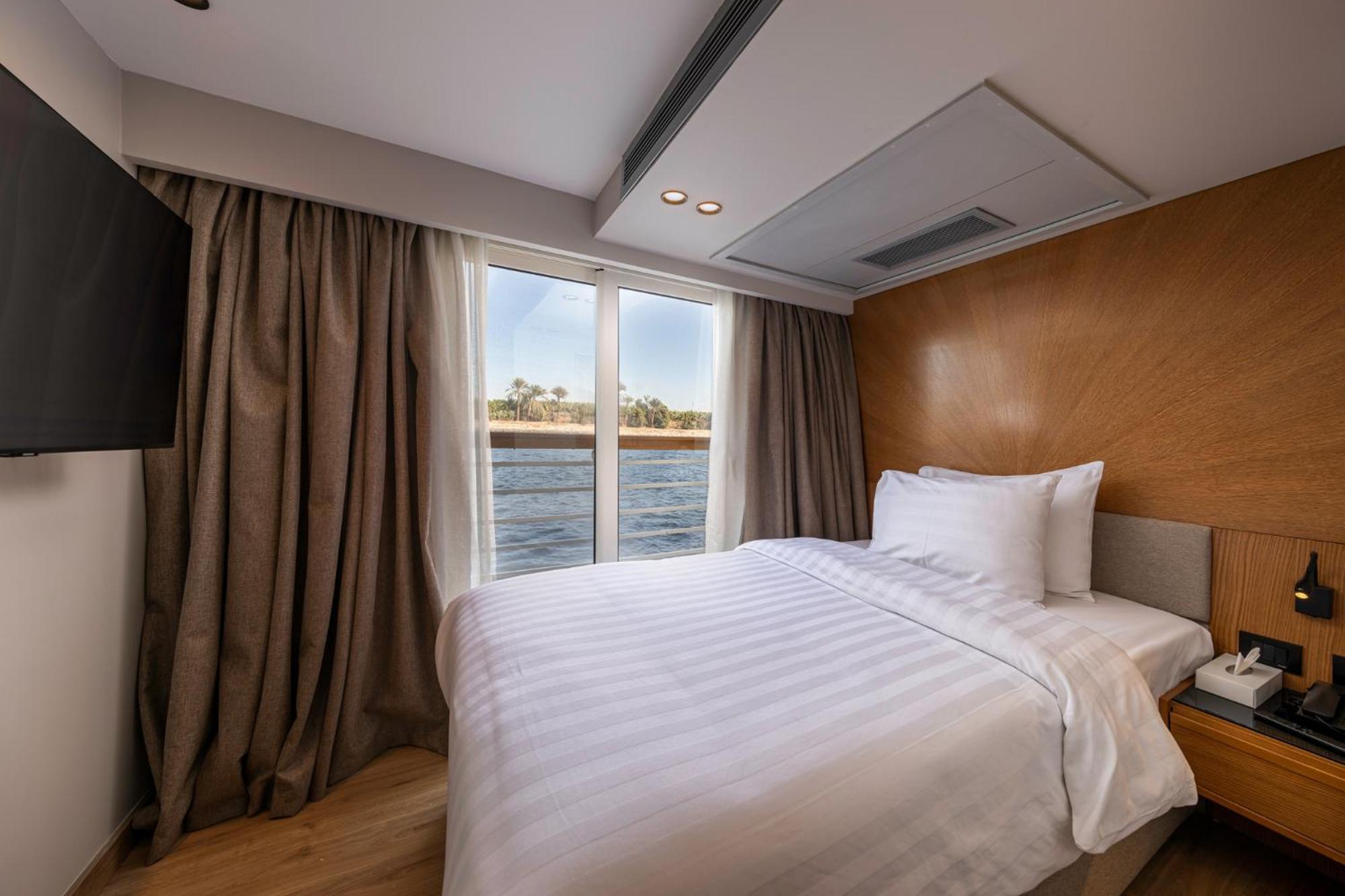 Tia Boutique Nile Cruise - Every Monday From Luxor For 04 & 07 Nights - Every Friday From Aswan For 03 & 07 Nights מראה חיצוני תמונה