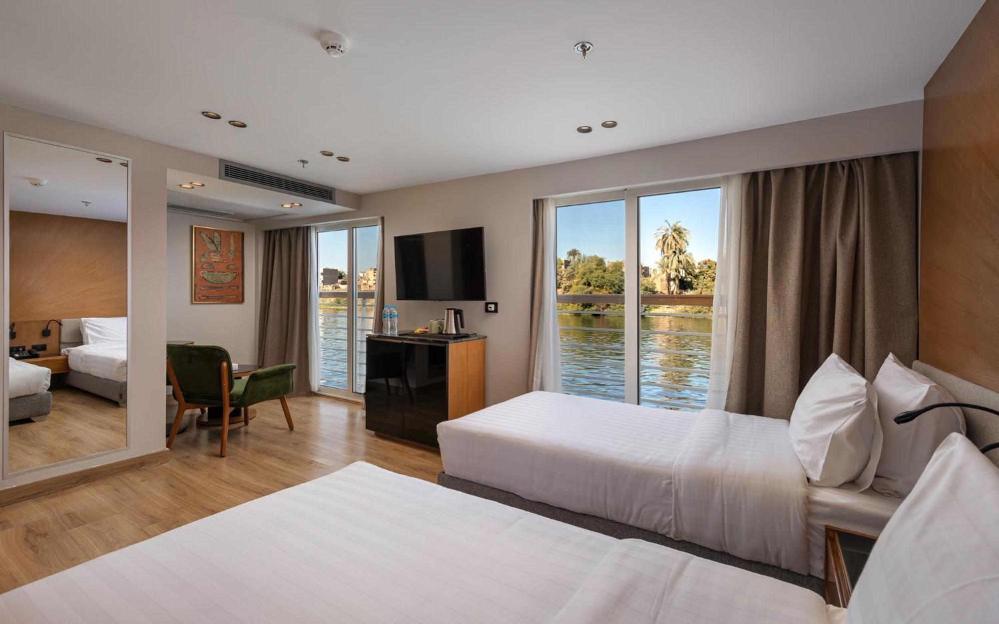 Tia Boutique Nile Cruise - Every Monday From Luxor For 04 & 07 Nights - Every Friday From Aswan For 03 & 07 Nights מראה חיצוני תמונה